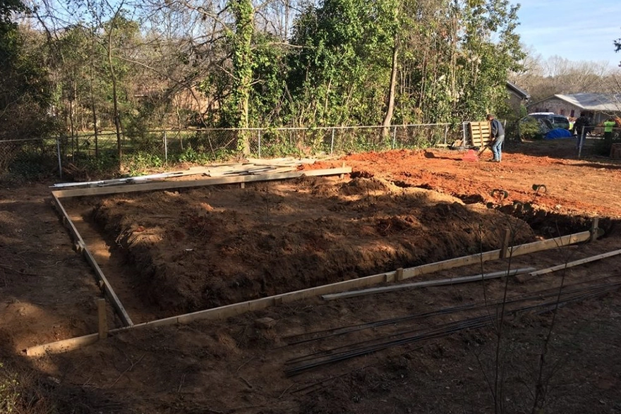 Stabilizing Foundation Forms